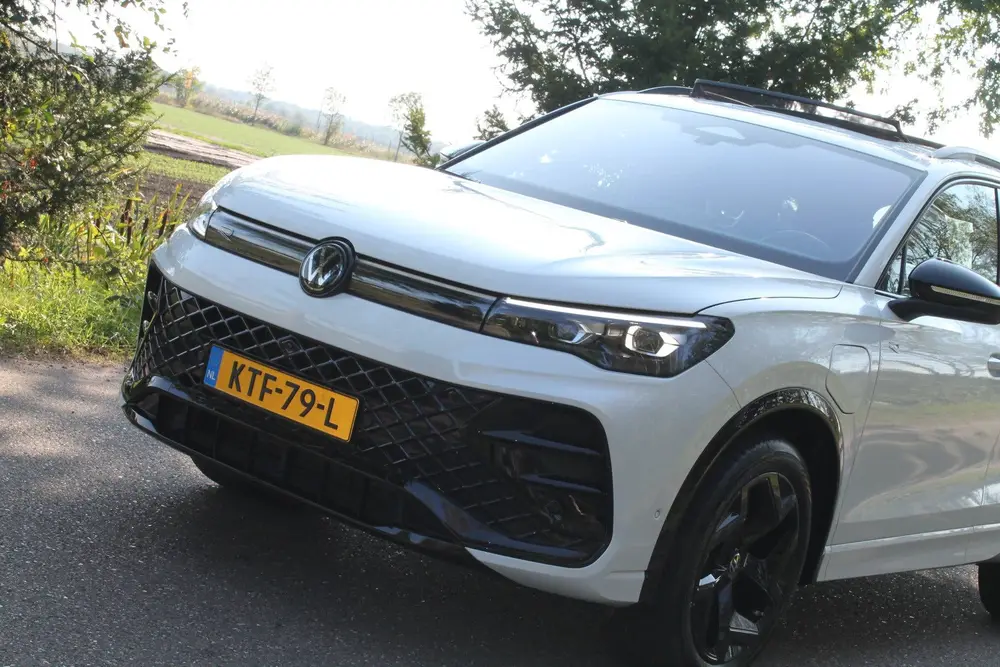 Volkswagen Tiguan 1.5 eHybrid R-Line Business | IQ | Pano | uit 2025, foto 6