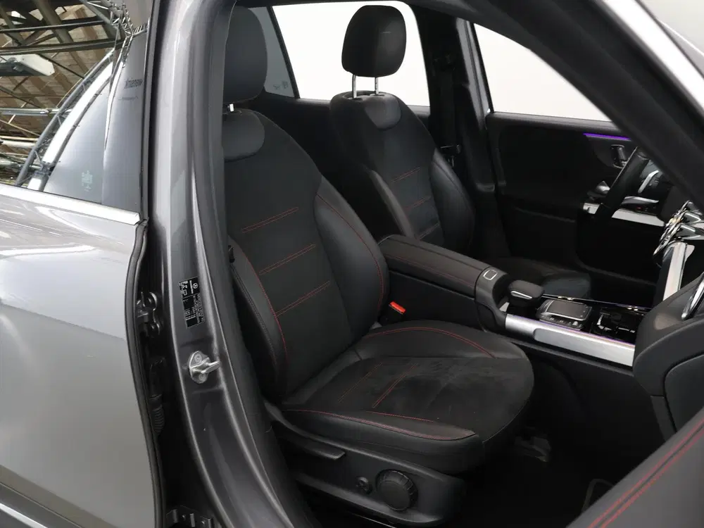 Mercedes-Benz EQB 300 4MATIC AMG Line 67 kWh uit 2021, foto 10