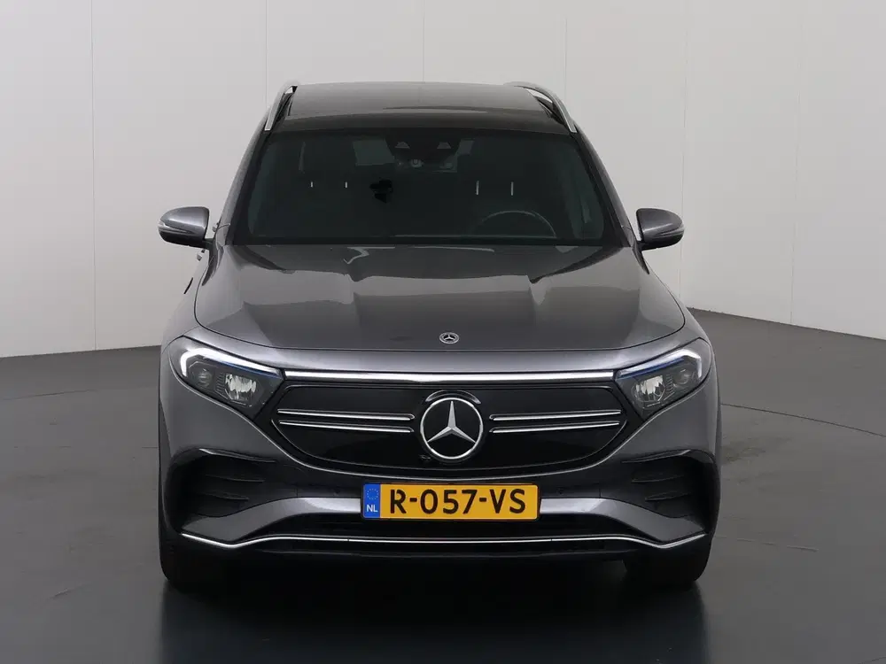 Mercedes-Benz EQB 300 4MATIC AMG Line 67 kWh uit 2021, foto 3