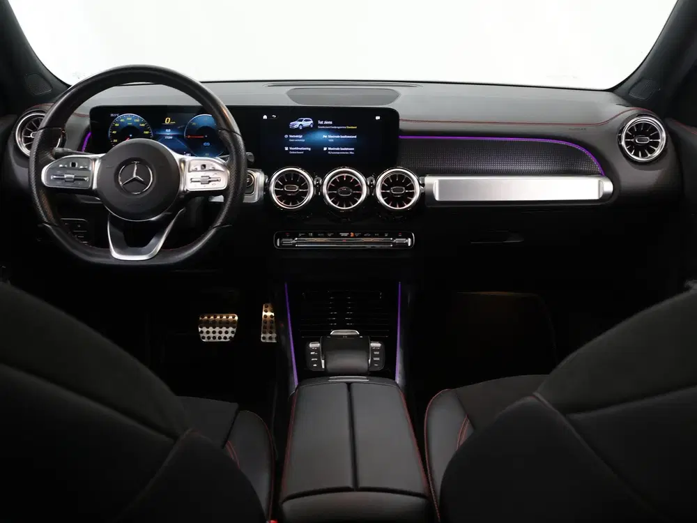 Mercedes-Benz EQB 300 4MATIC AMG Line 67 kWh uit 2021, foto 8