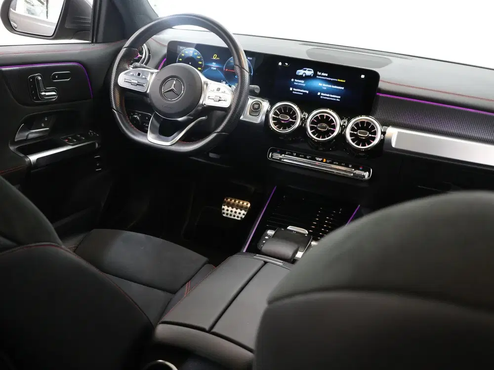 Mercedes-Benz EQB 300 4MATIC AMG Line 67 kWh uit 2021, foto 9