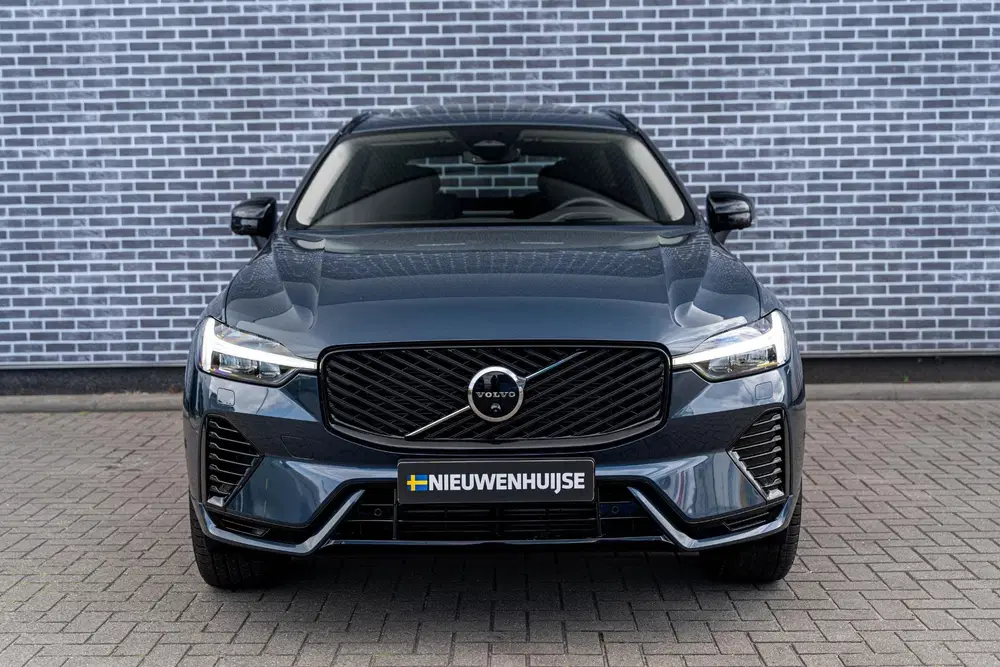 Volvo XC60 2.0 T6 Plug-in hybrid AWD Ultra Dark uit 2026, foto 2