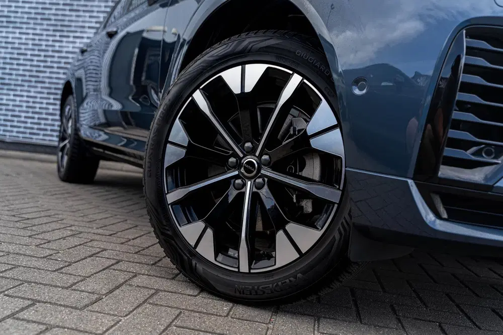 Volvo XC60 2.0 T6 Plug-in hybrid AWD Ultra Dark uit 2026, foto 5