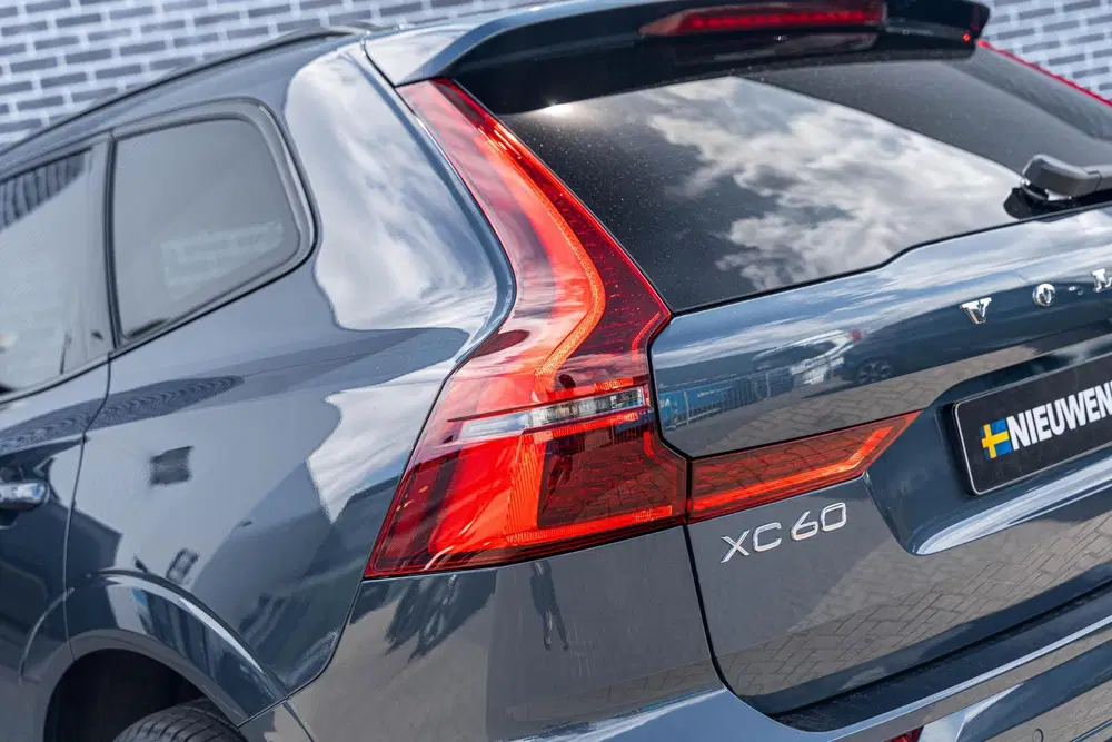 Volvo XC60 2.0 T6 Plug-in hybrid AWD Ultra Dark uit 2026, foto 7