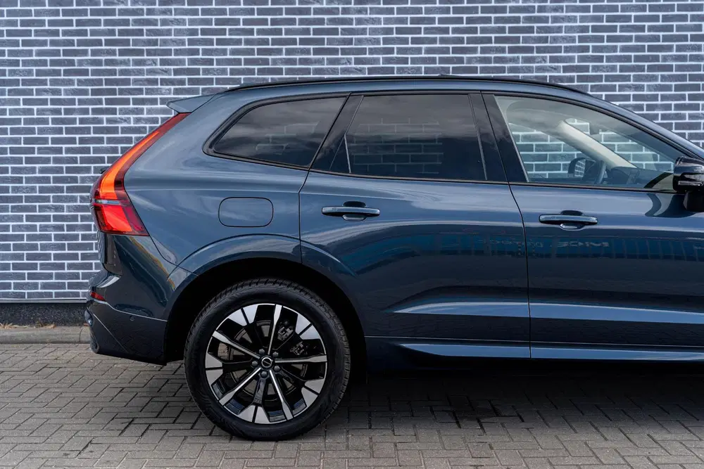 Volvo XC60 2.0 T6 Plug-in hybrid AWD Ultra Dark uit 2026, foto 9