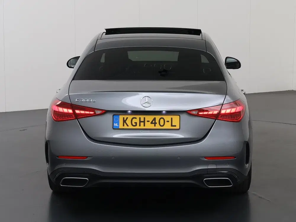 Mercedes-Benz C-Klasse 300 e AMG Line uit 2022, foto 4