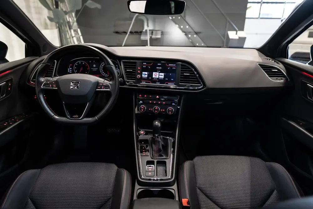 SEAT Leon 1.5 TSI FR Business Intense uit 2019, foto 13