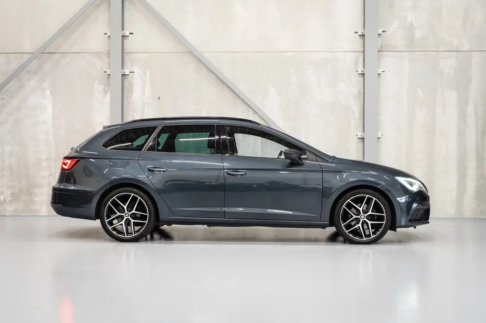 SEAT Leon 1.5 TSI FR Business Intense uit 2019, foto 2