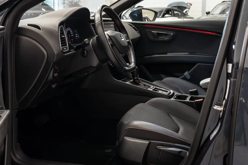 SEAT Leon 1.5 TSI FR Business Intense uit 2019, foto 9