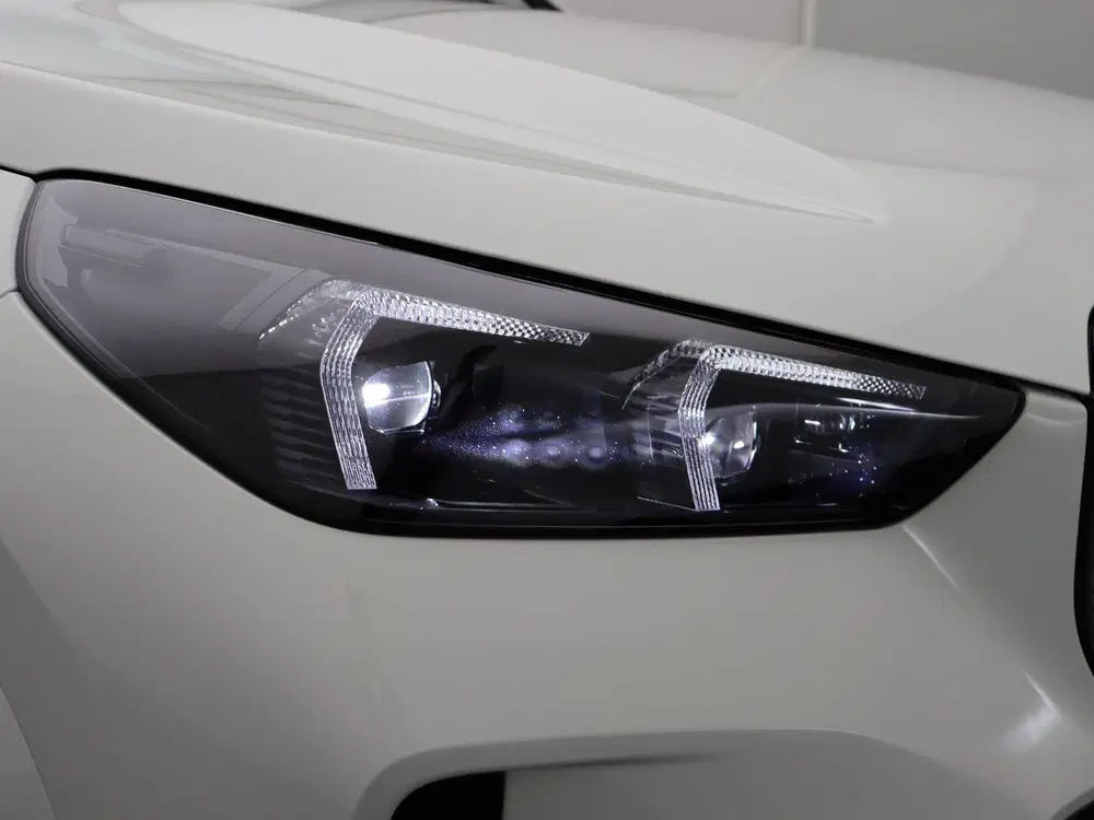BMW iX1 eDrive20 M Sport Edition uit 2026, foto 19