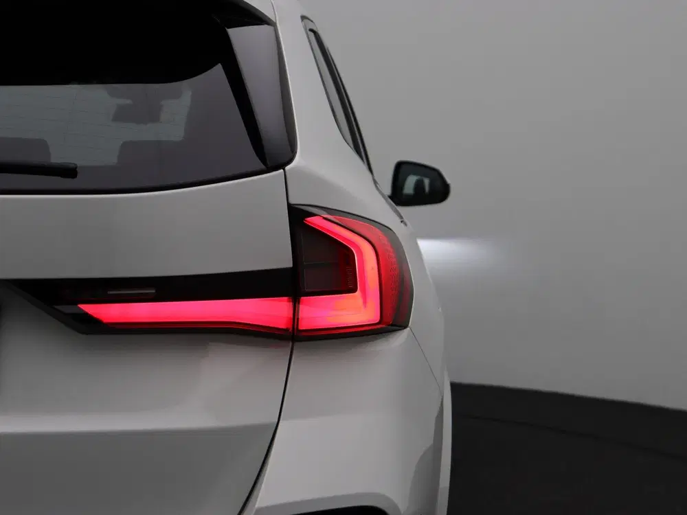 BMW iX1 eDrive20 M Sport Edition uit 2026, foto 20
