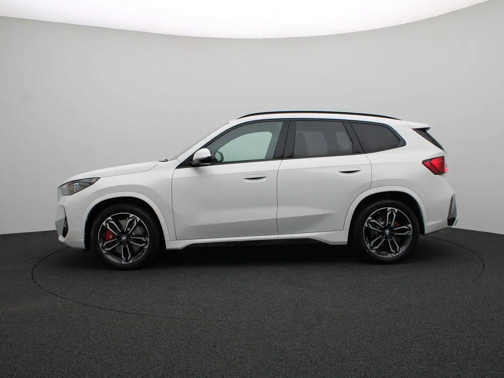 BMW iX1 eDrive20 M Sport Edition uit 2026, foto 4