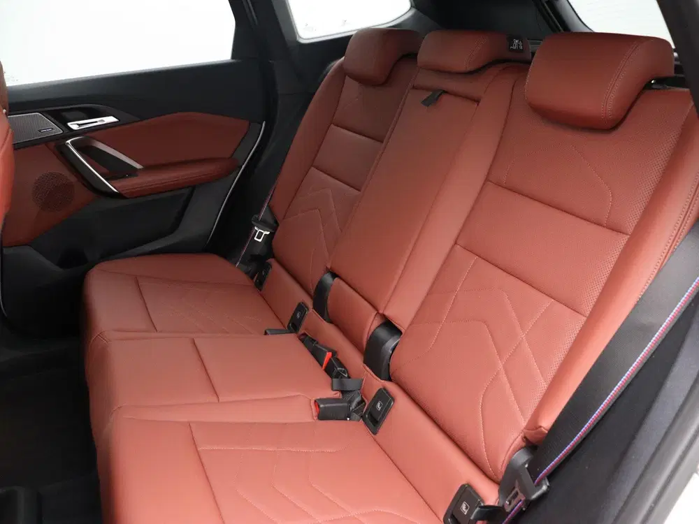 BMW iX1 eDrive20 M Sport Edition uit 2026, foto 8