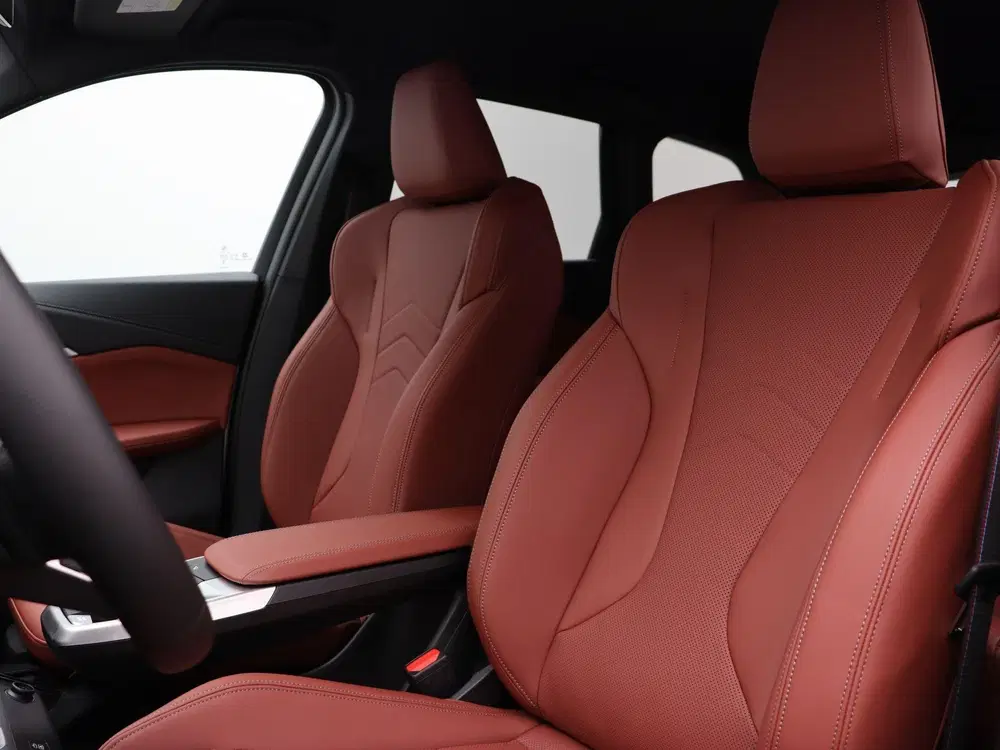 BMW iX1 eDrive20 M Sport Edition uit 2026, foto 9