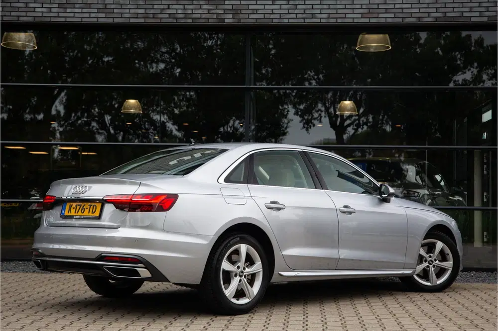 Audi A4 40 TFSI Business Edition 204PK uit 2021, foto 2