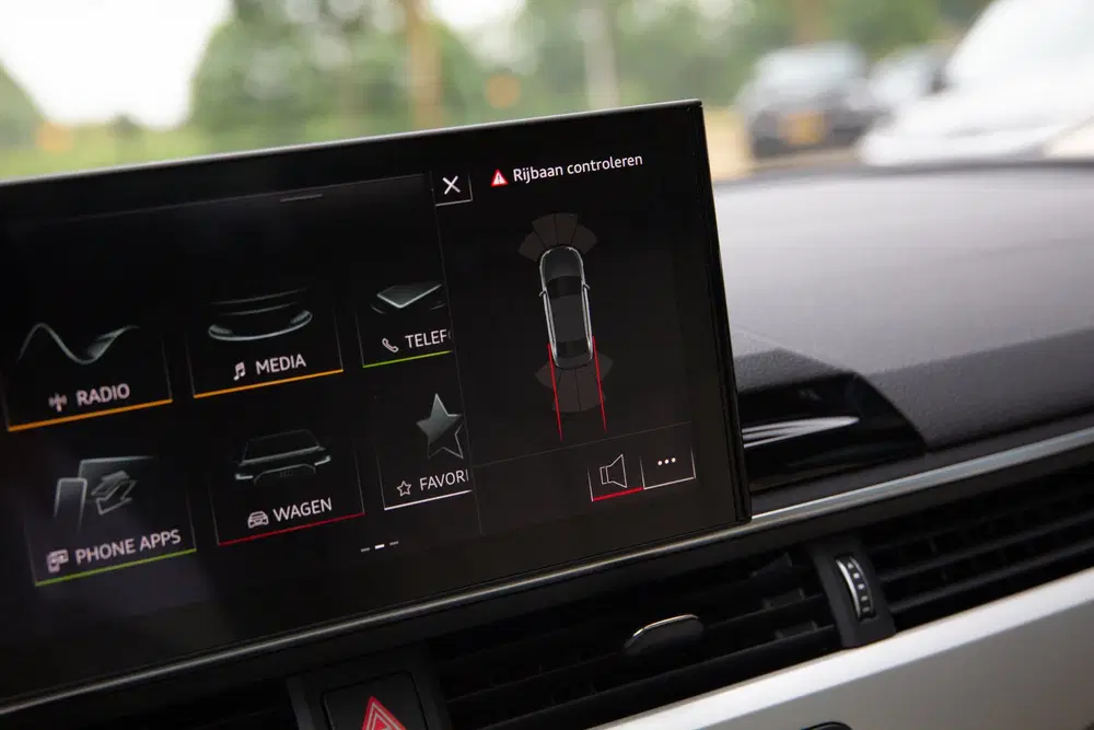 Audi A4 40 TFSI Business Edition 204PK uit 2021, foto 20