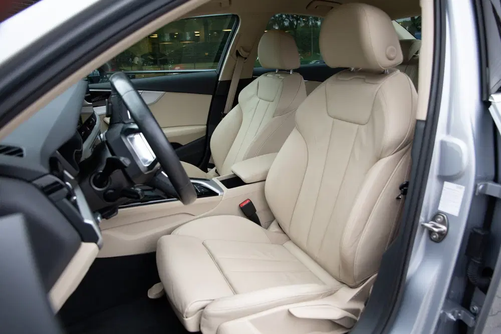 Audi A4 40 TFSI Business Edition 204PK uit 2021, foto 3