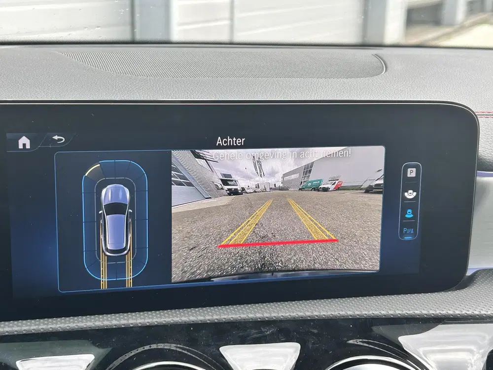Mercedes-Benz CLA 180 AMG Line uit 2024, foto 12
