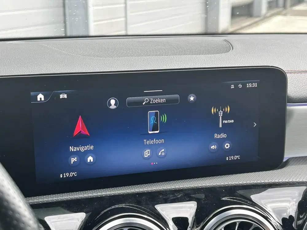 Mercedes-Benz CLA 180 AMG Line uit 2024, foto 13