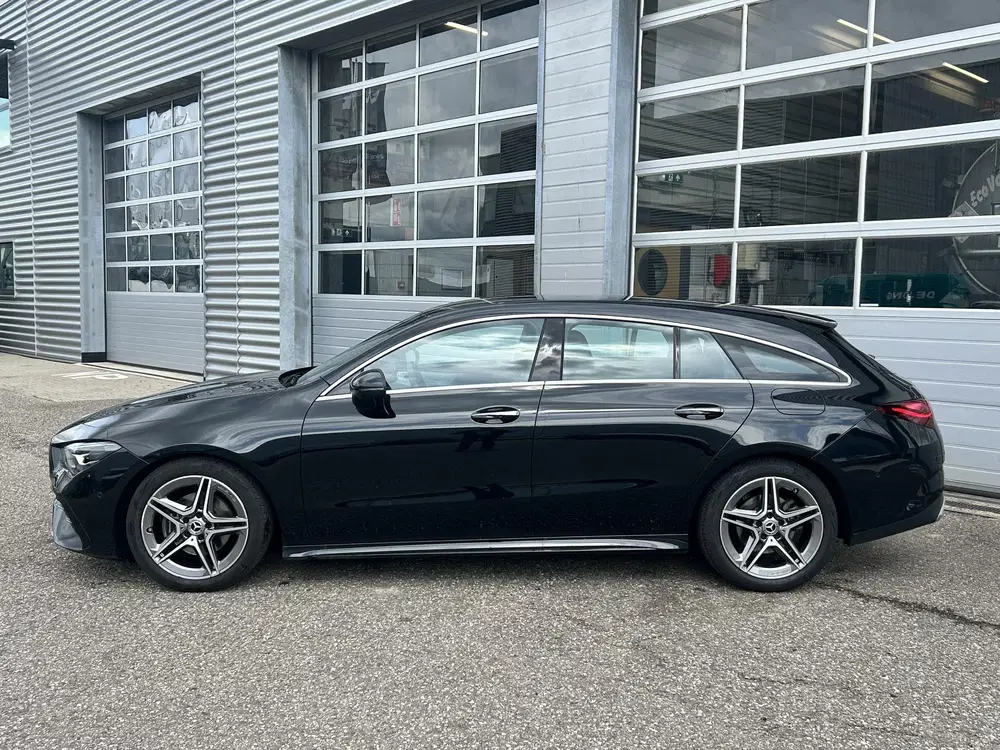 Mercedes-Benz CLA 180 AMG Line uit 2024, foto 3