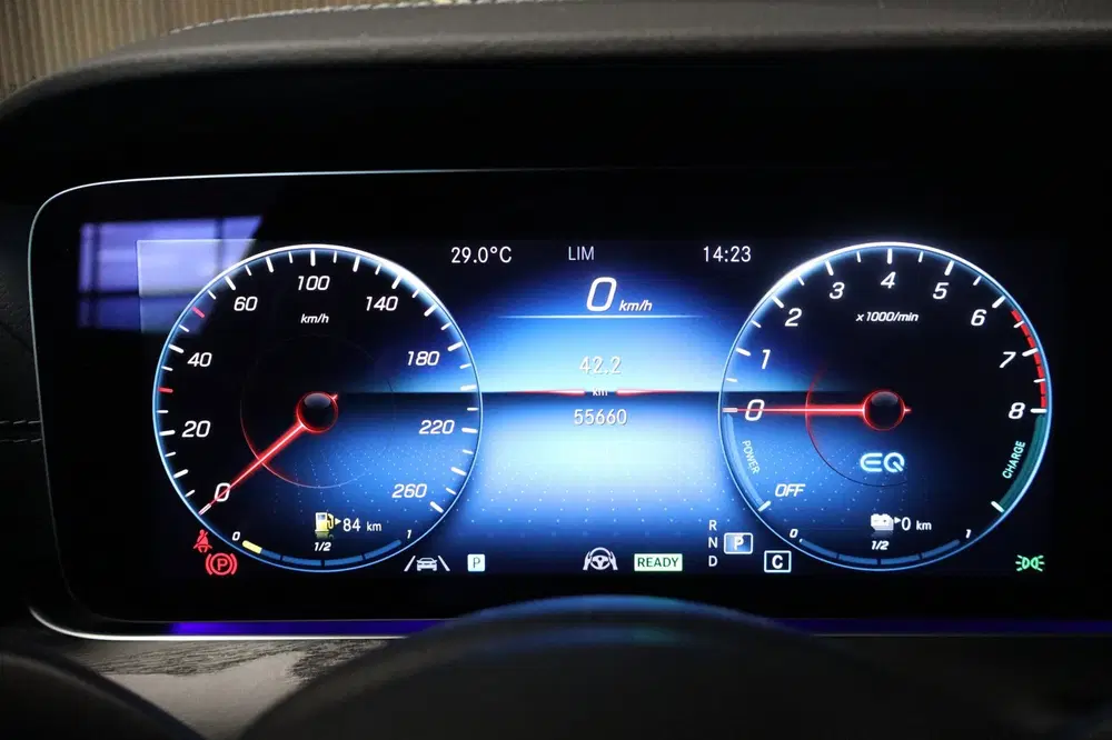 Mercedes-Benz E-Klasse 300 e AMG Line uit 2022, foto 16