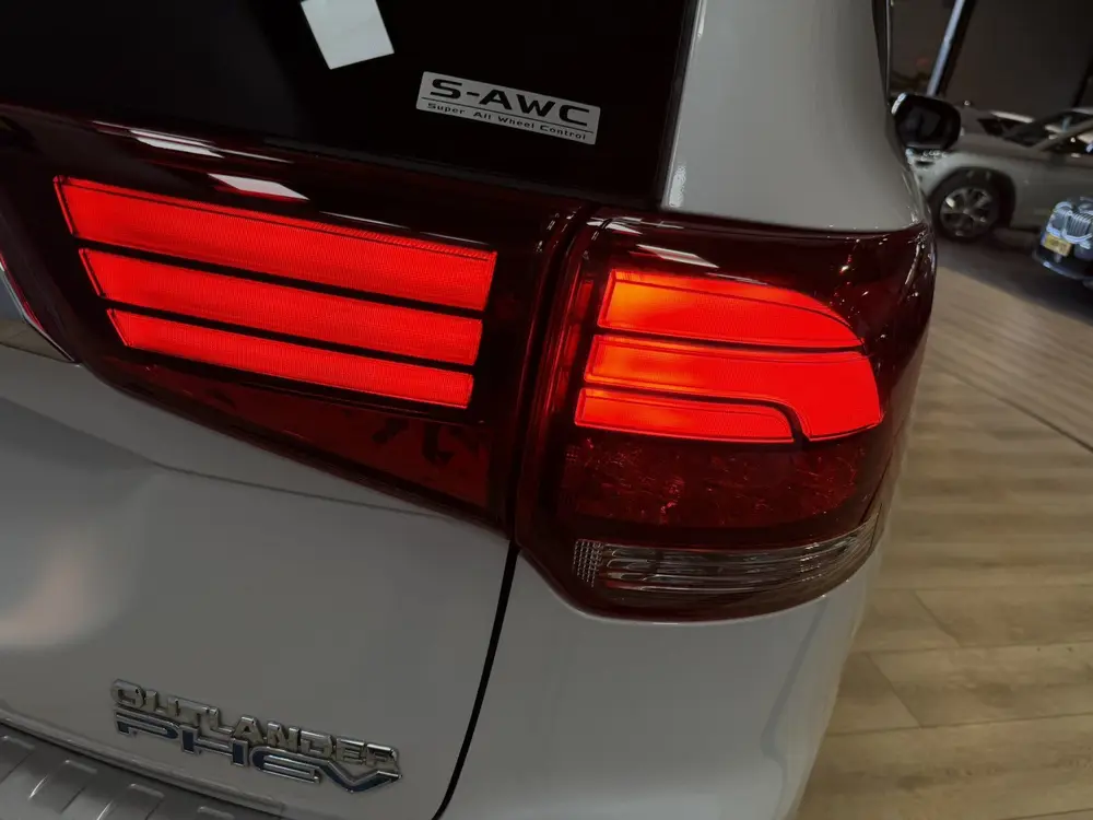 Mitsubishi Outlander 2.4 PHEV S-Edition Airco ECC | Panorama uit 2019, foto 10