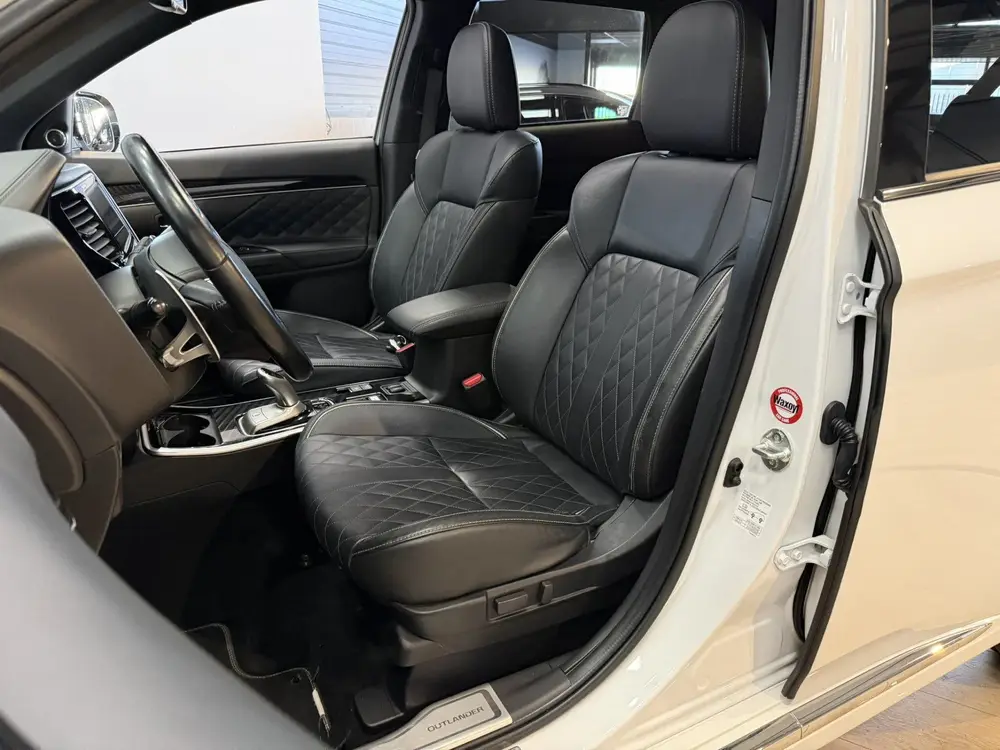 Mitsubishi Outlander 2.4 PHEV S-Edition Airco ECC | Panorama uit 2019, foto 15