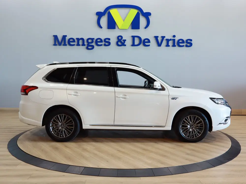 Mitsubishi Outlander 2.4 PHEV S-Edition Airco ECC | Panorama uit 2019, foto 2