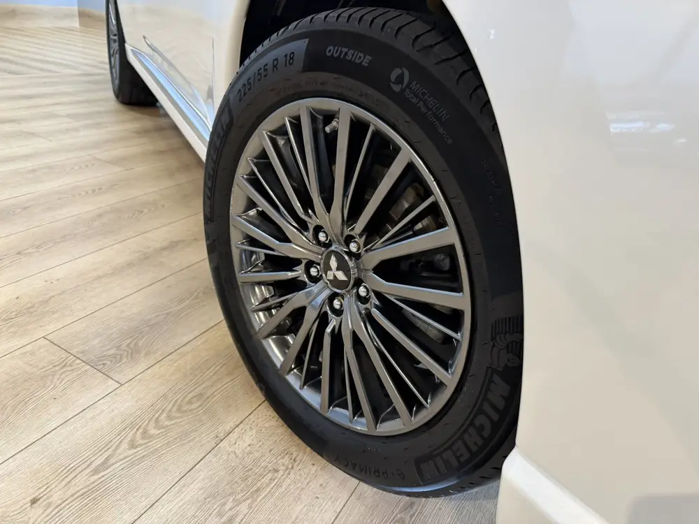 Mitsubishi Outlander 2.4 PHEV S-Edition Airco ECC | Panorama uit 2019, foto 8