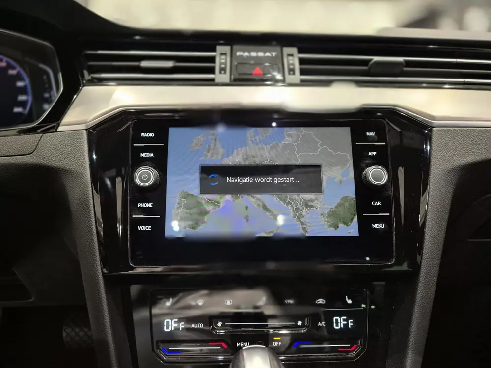 Volkswagen Passat Variant 1.5 TSI Elegance Business R | Pano uit 2021, foto 10