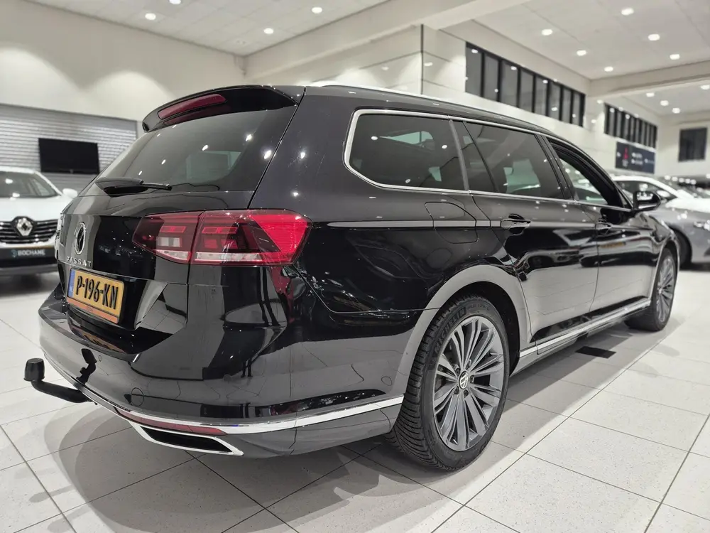 Volkswagen Passat Variant 1.5 TSI Elegance Business R | Pano uit 2021, foto 2