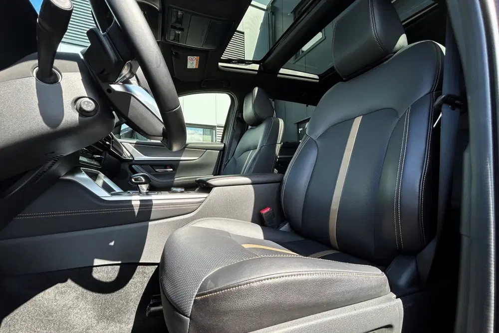 Mazda CX-80 2.5 e-SkyActiv PHEV Homura Plus 7-PERSOONS uit 2025, foto 4