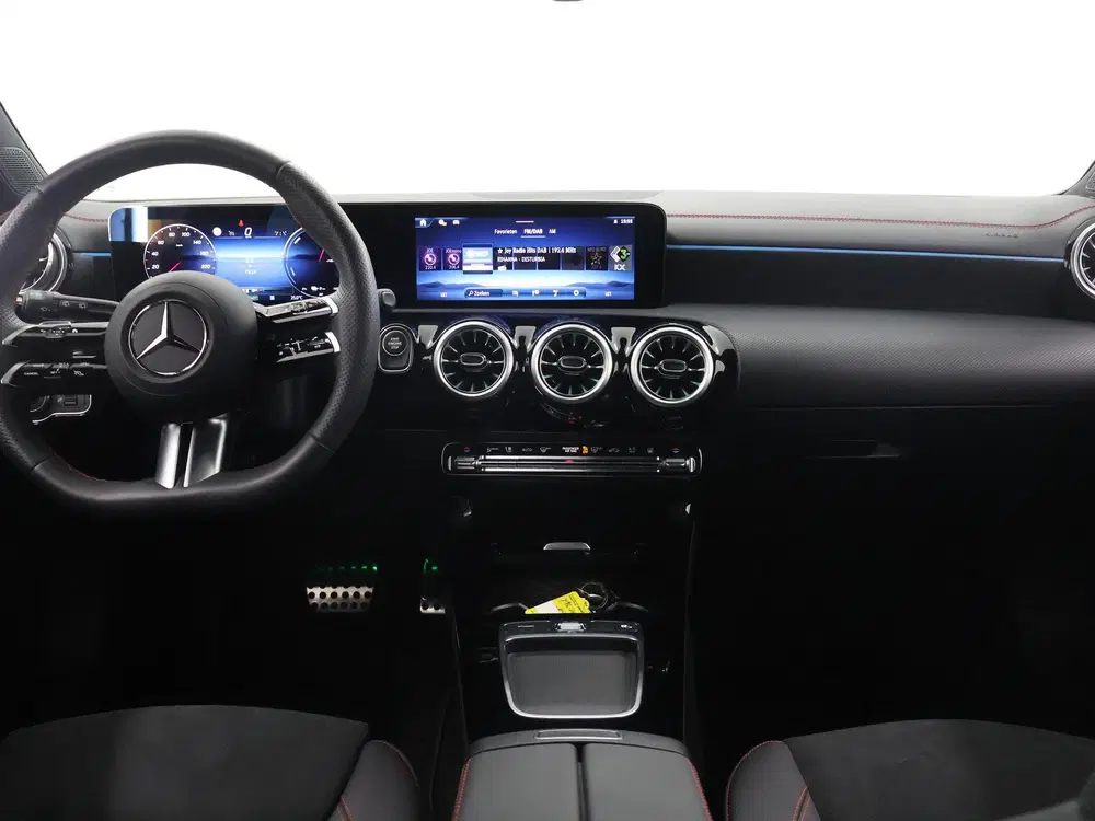 Mercedes-Benz CLA 250 e Star Edition A uit 2025, foto 8