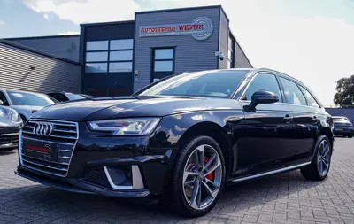 Audi A4 45 TFSI Sport S line black edition uit 2019