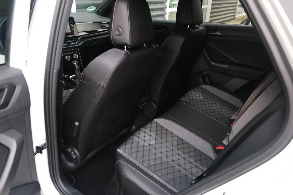Volkswagen T-Roc 1.5 TSI 2x R-Line DSG Facelift Black Virtua uit 2022, foto 15