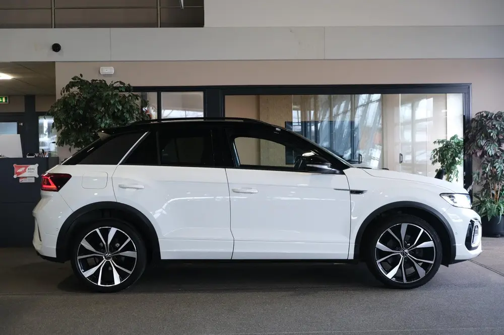 Volkswagen T-Roc 1.5 TSI 2x R-Line DSG Facelift Black Virtua uit 2022, foto 6