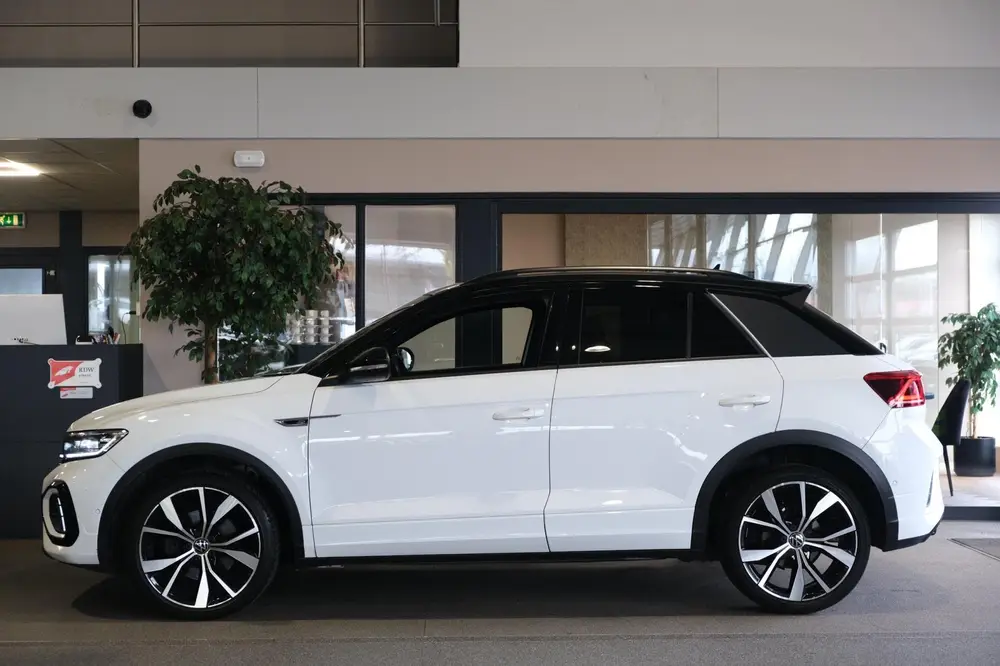 Volkswagen T-Roc 1.5 TSI 2x R-Line DSG Facelift Black Virtua uit 2022, foto 8
