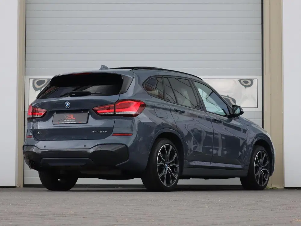 BMW X1 xDrive25e High Executive M-sport uit 2022, foto 3