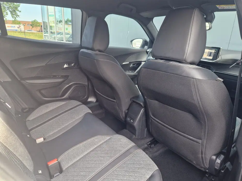 Peugeot 2008 1.2 131pk EAT8 Allure uit 2024, foto 13