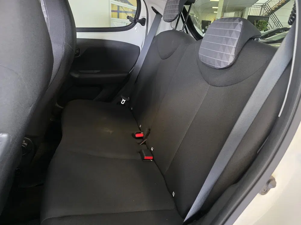 Peugeot 108 1.0 e-VTi Active uit 2021, foto 11