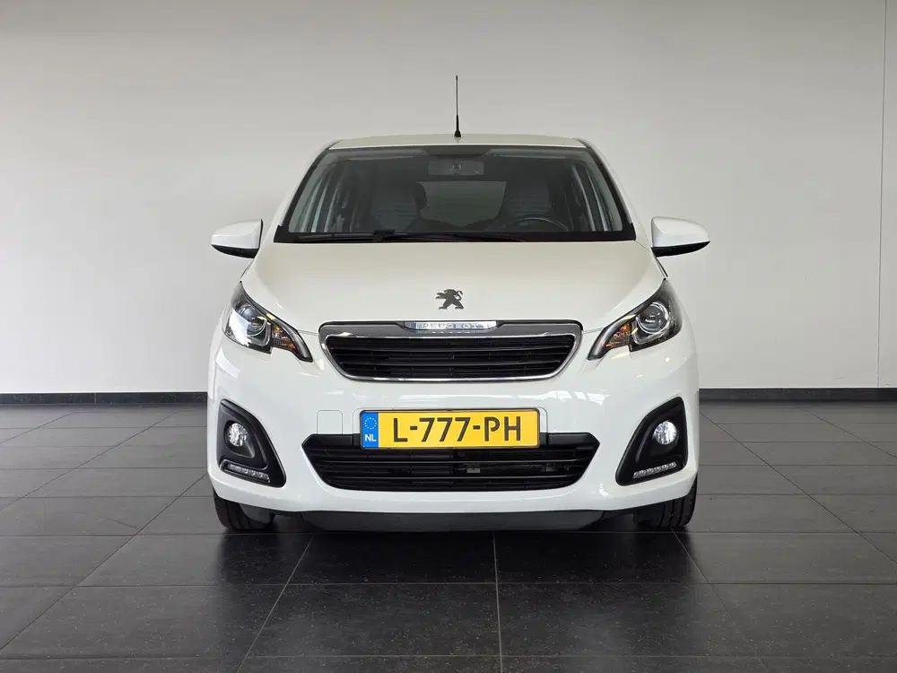 Peugeot 108 1.0 e-VTi Active uit 2021, foto 2