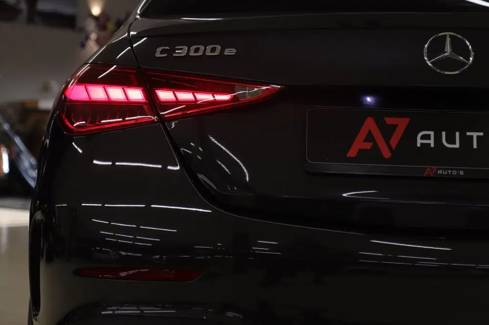 Mercedes-Benz C-Klasse 300 E AMG Line uit 2021, foto 11