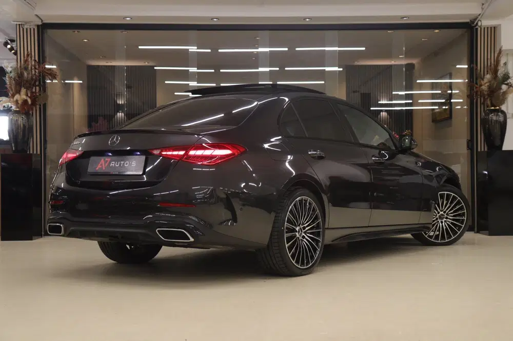 Mercedes-Benz C-Klasse 300 E AMG Line uit 2021, foto 4