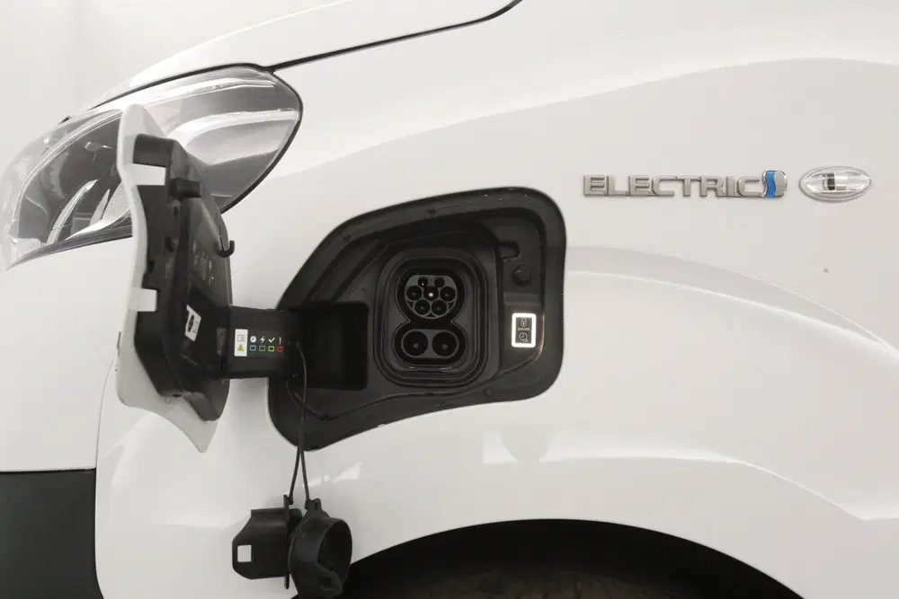 Toyota Proace 75 kWh L2H1 uit 2024, foto 7