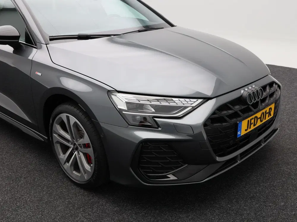 Audi A3 45 TFSi e 272 Pk S-line Competition uit 2025, foto 12