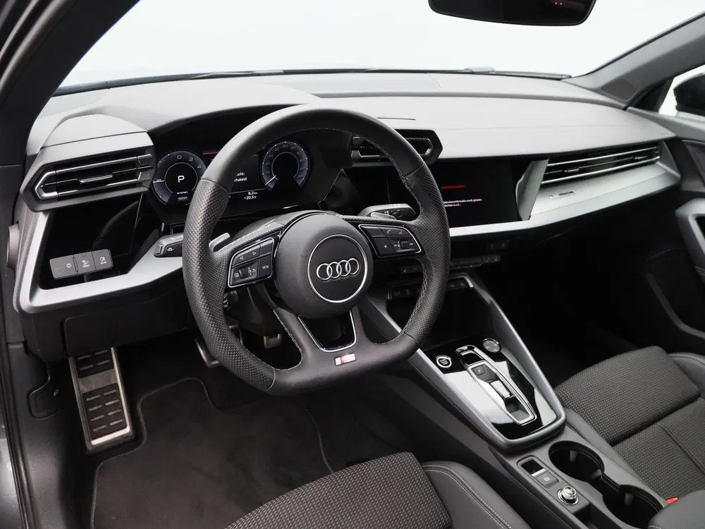 Audi A3 45 TFSi e 272 Pk S-line Competition uit 2025, foto 3