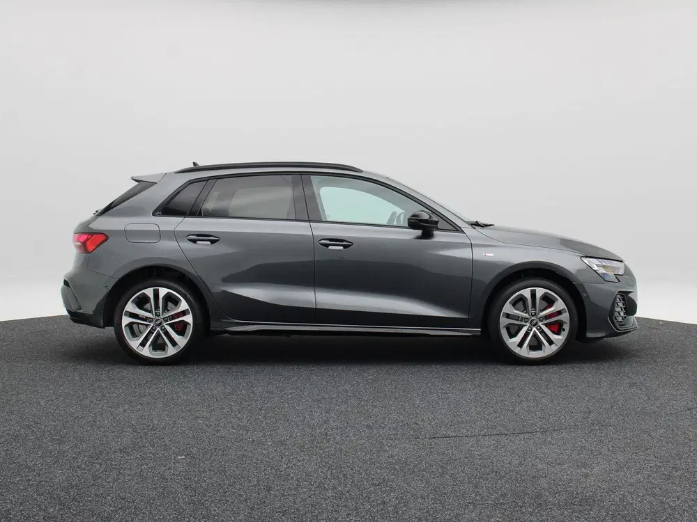 Audi A3 45 TFSi e 272 Pk S-line Competition uit 2025, foto 7