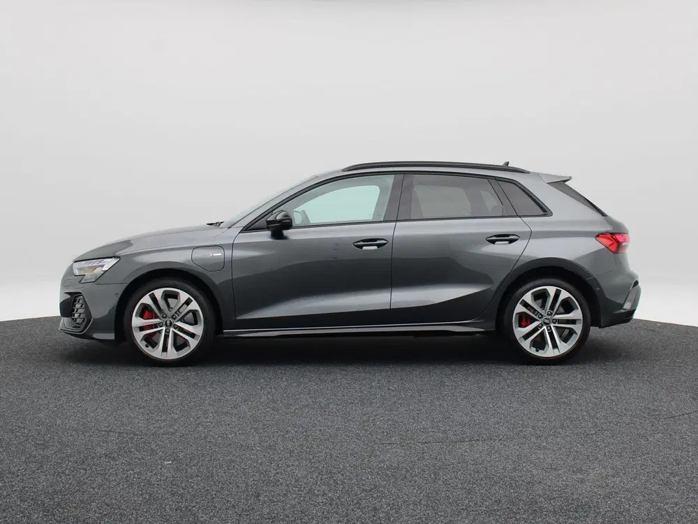 Audi A3 45 TFSi e 272 Pk S-line Competition uit 2025, foto 9