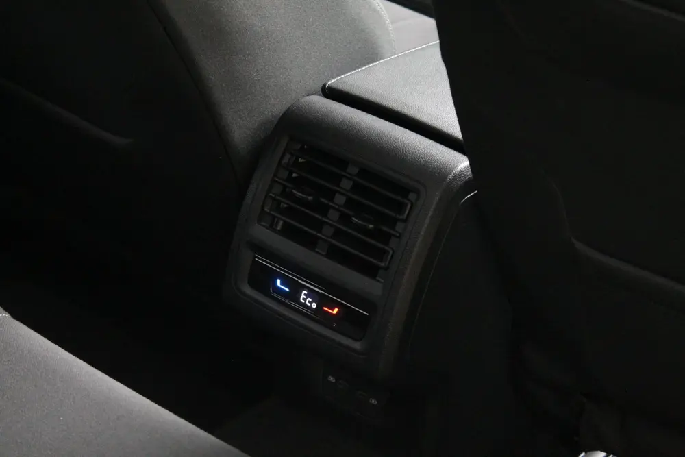 Volkswagen Golf 1.4 eHybrid Style | IQ | Carplay | Ambient | uit 2022, foto 17