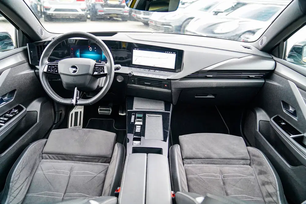 Opel Astra 1.2 Ultimate uit 2022, foto 2